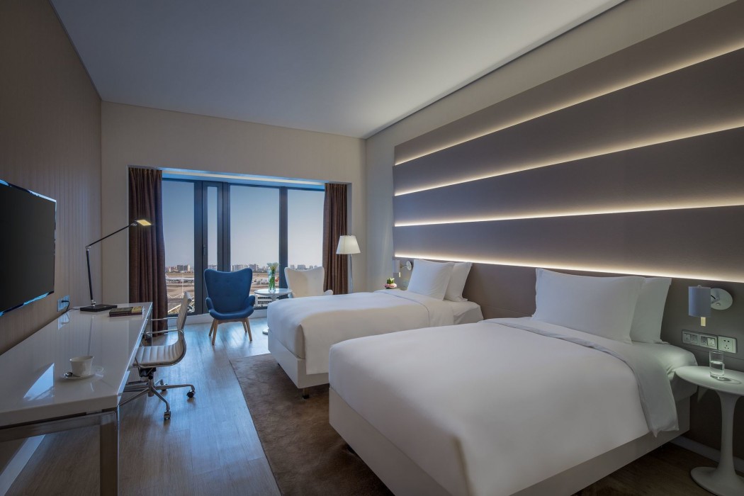 Sanya Phoenix Airport Hotel 24/86