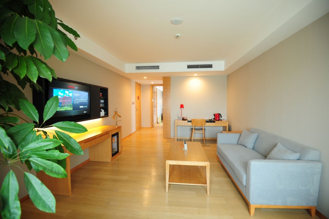 Intercity Hotel Qingdao 18/38