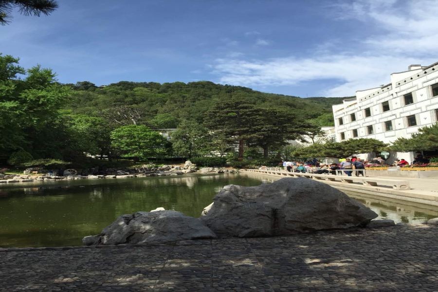 Fragrant Hill Hotel 25/60