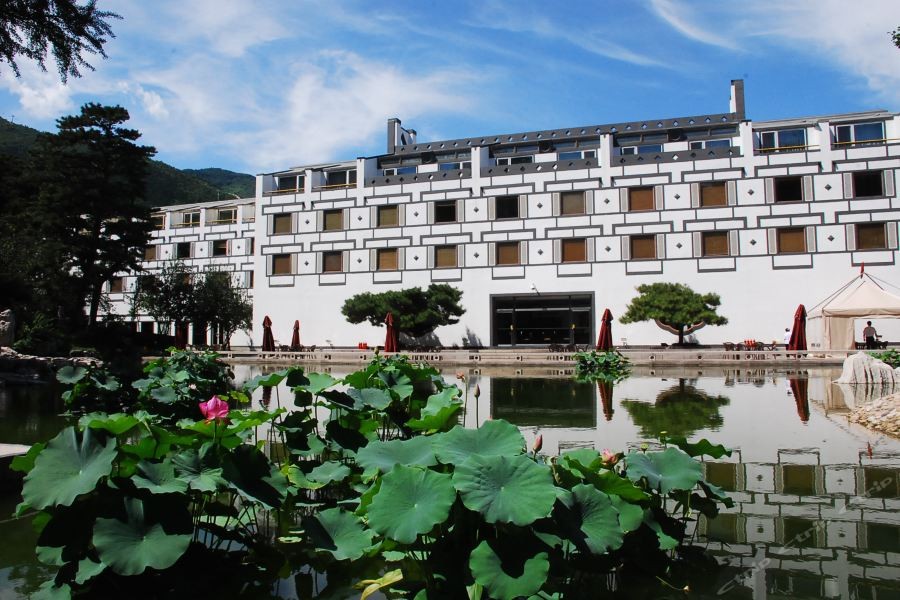Fragrant Hill Hotel 30/60