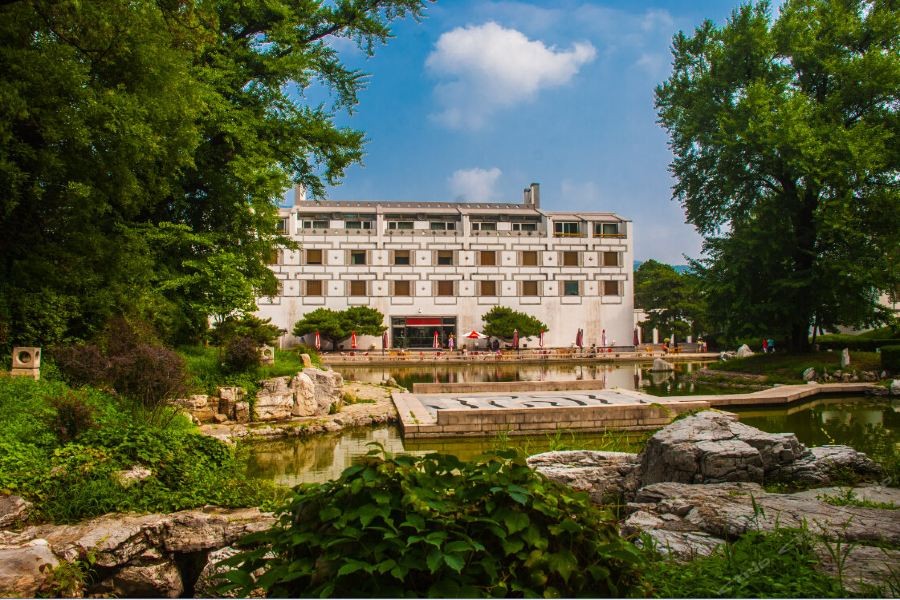 Fragrant Hill Hotel 23/60