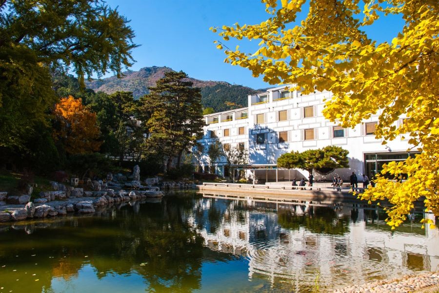 Fragrant Hill Hotel 36/60