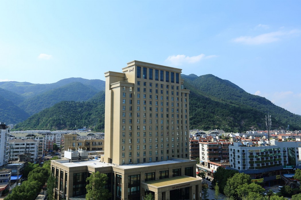 Linhai S And N International Hotel 1/39