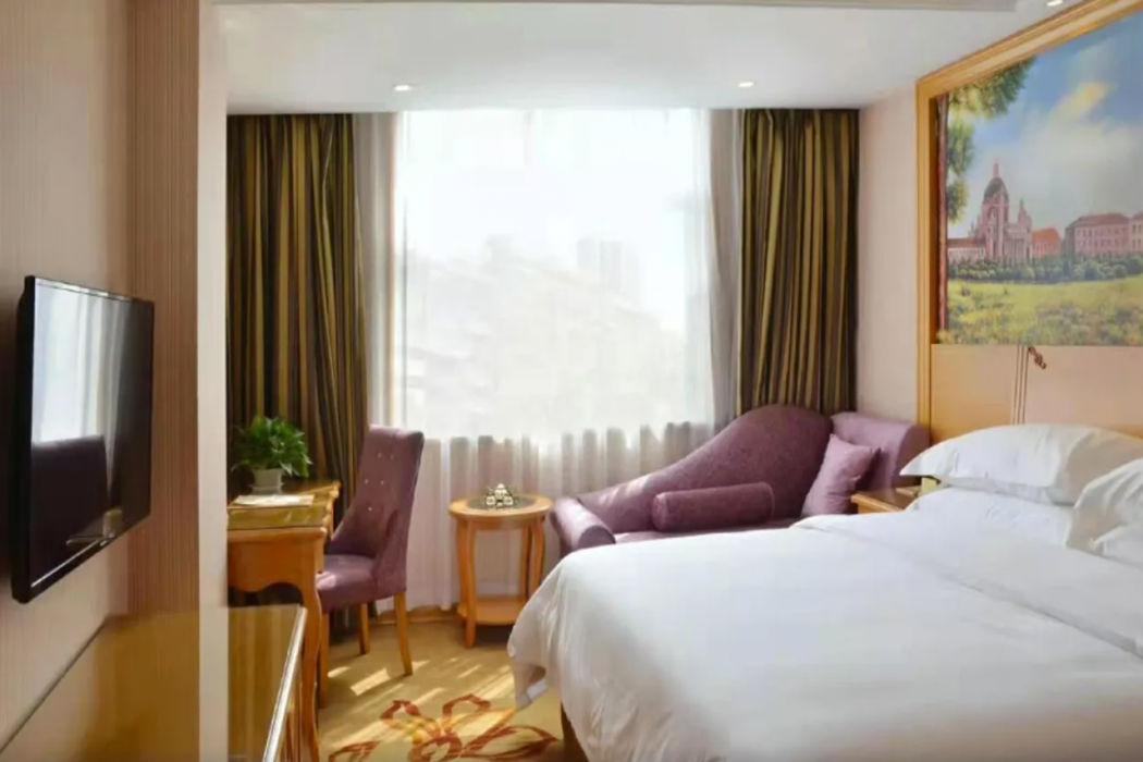 Vienna Hotel (Hefei Mingzhu Square University Town) 8/25