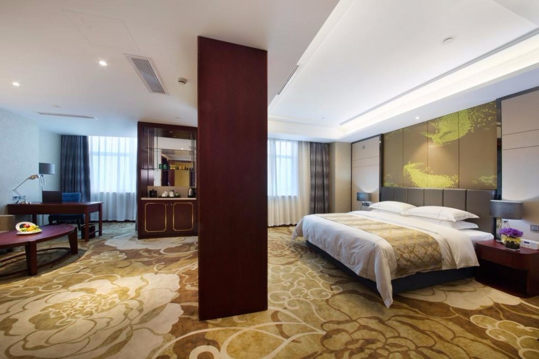 YiWu Zhonglian Kaixin Hotel 45/75