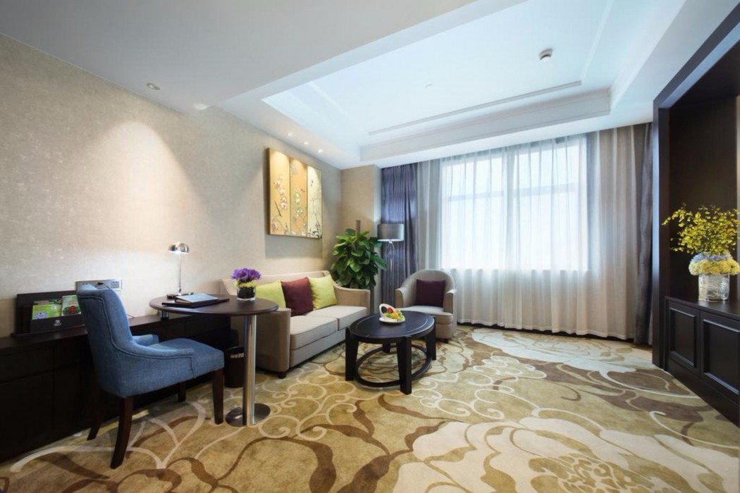 YiWu Zhonglian Kaixin Hotel 30/75