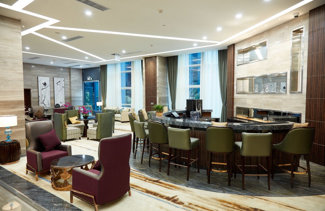 The Thousand Lantern Lake Hotel 23/63