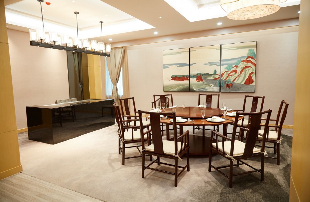 The Thousand Lantern Lake Hotel 15/63