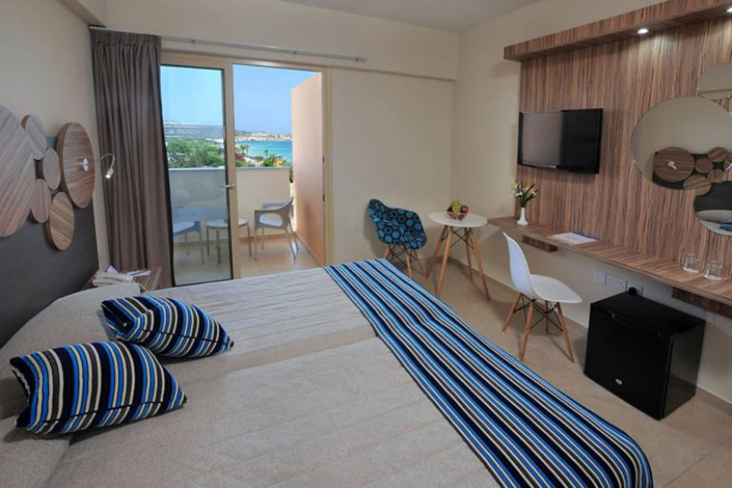 Nelia Beach Hotel & Spa 9/67