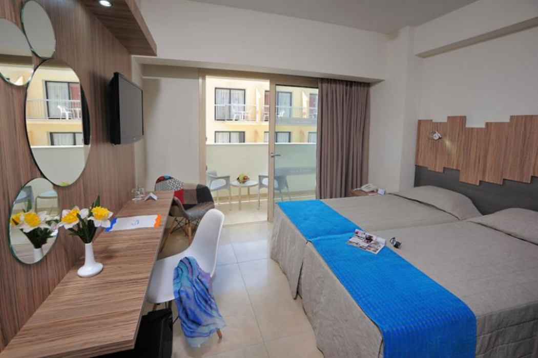 Nelia Beach Hotel & Spa 11/67