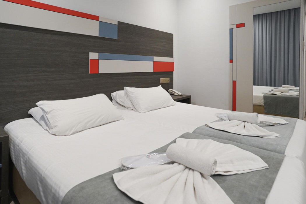 Nicholas Color Hotel 25/85