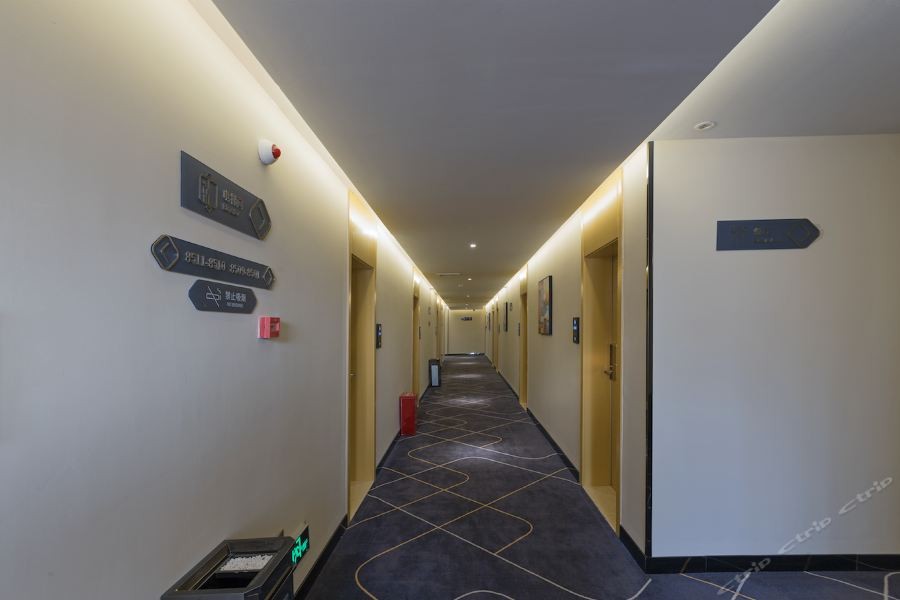 Chonpines Hotel 23/49