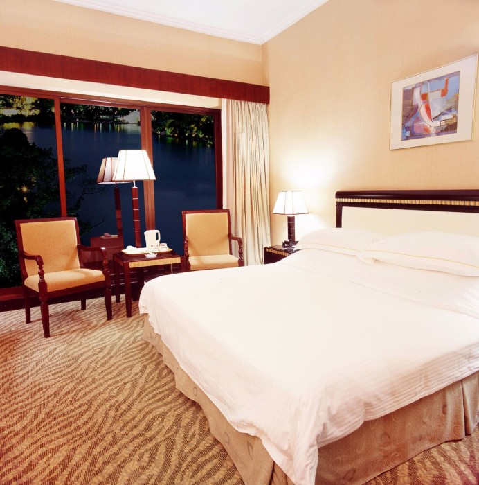 Guilin Bravo Hotel 24/63