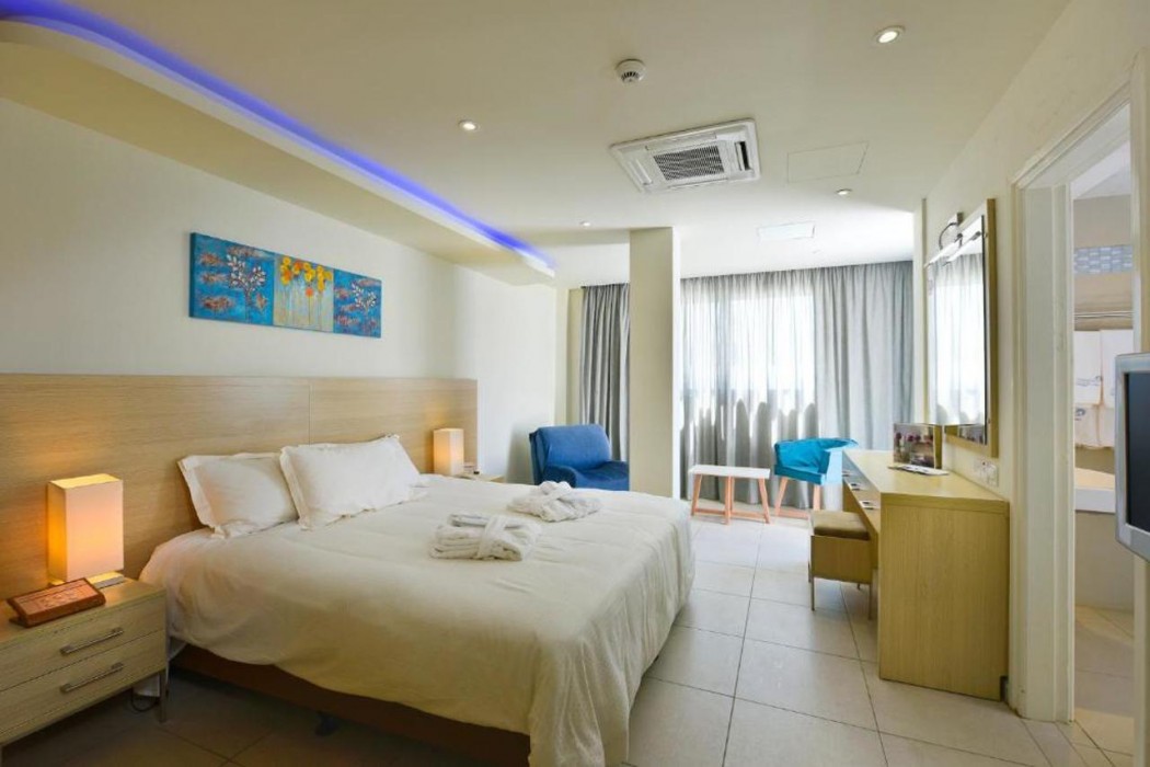 Pernera Beach Hotel 20/72