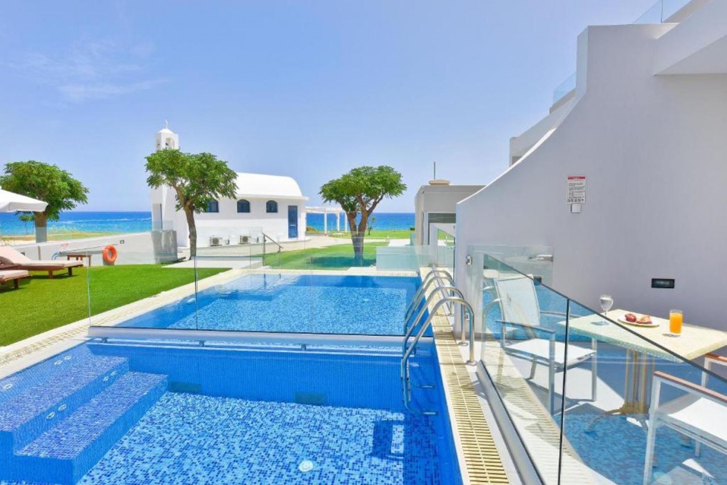 Pernera Beach Hotel 40/72