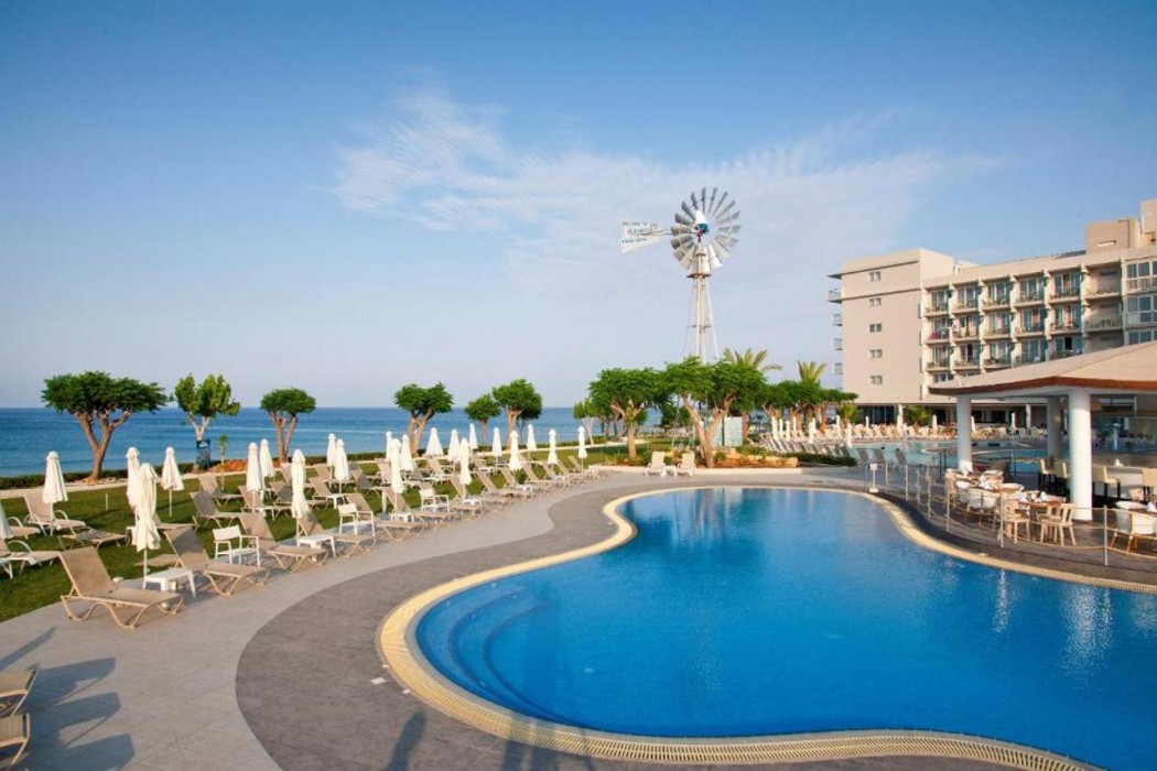 Pernera Beach Hotel 39/72