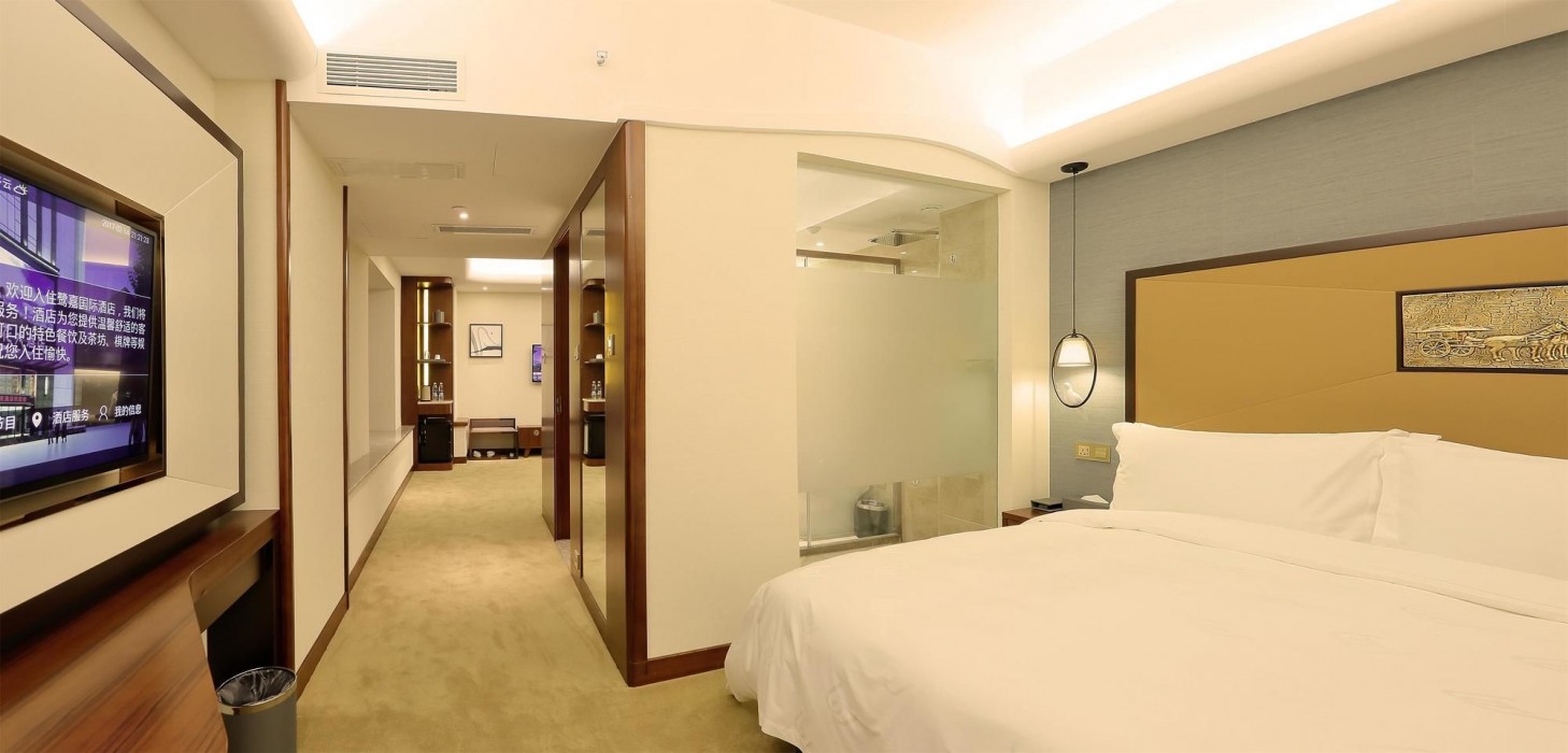Lujia International Hotel 36/60