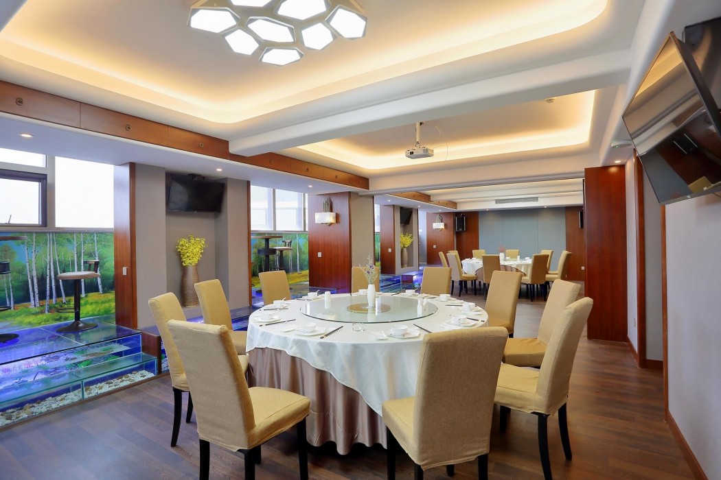Lujia International Hotel 50/60
