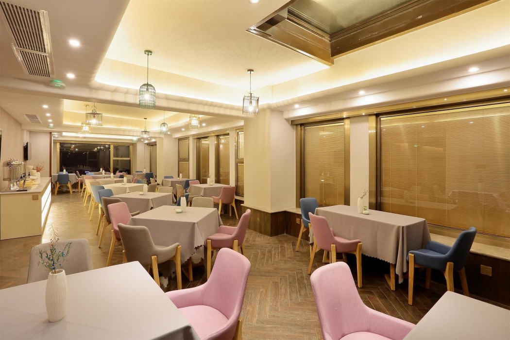 Lujia International Hotel 31/60