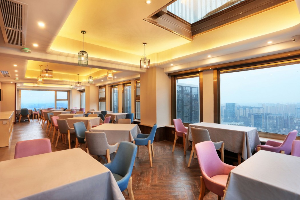 Lujia International Hotel 12/60