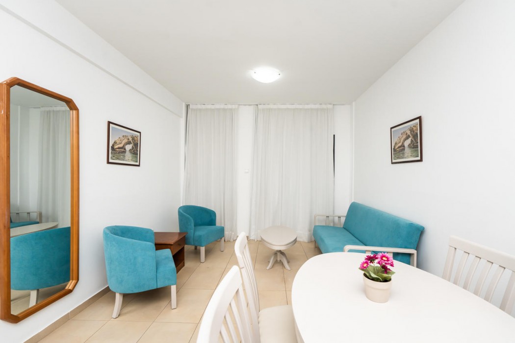 Flora Hotel Apartments photo5
