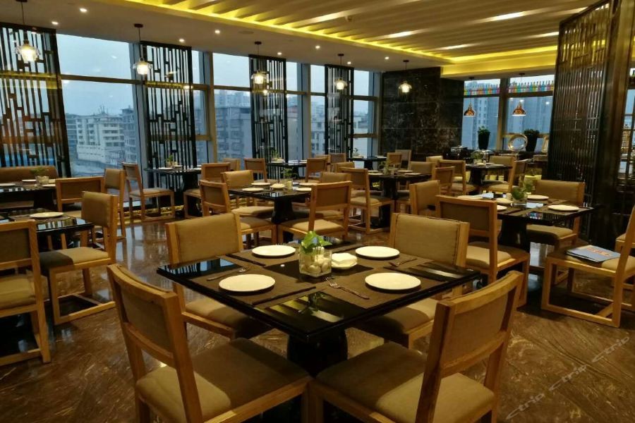 Hotel Conrab (Ganzhou Wanxiang) 40/58