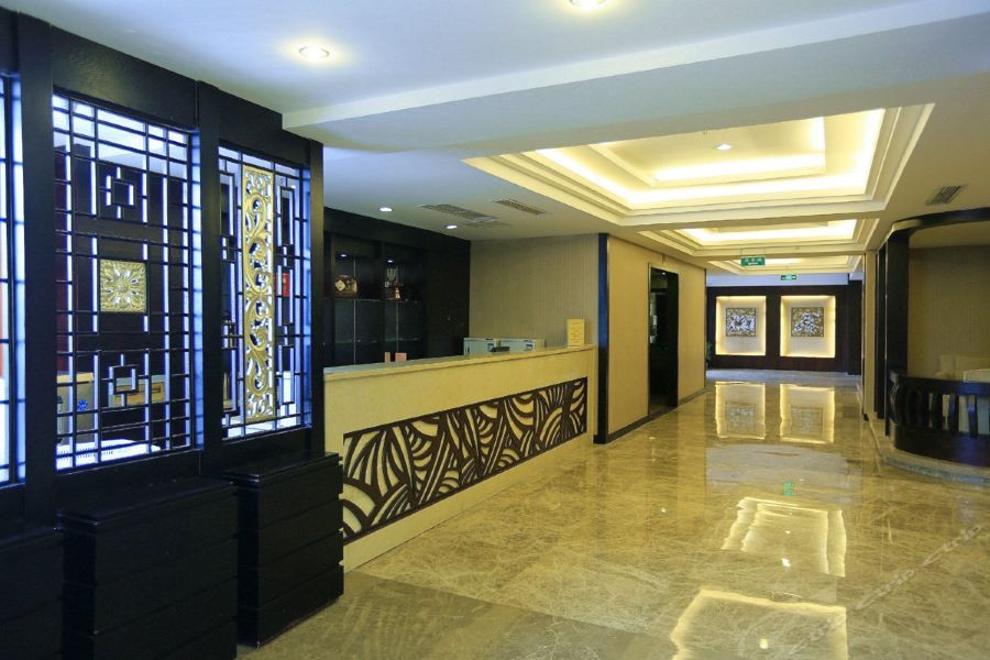 Hu Shang Hotel 7/43