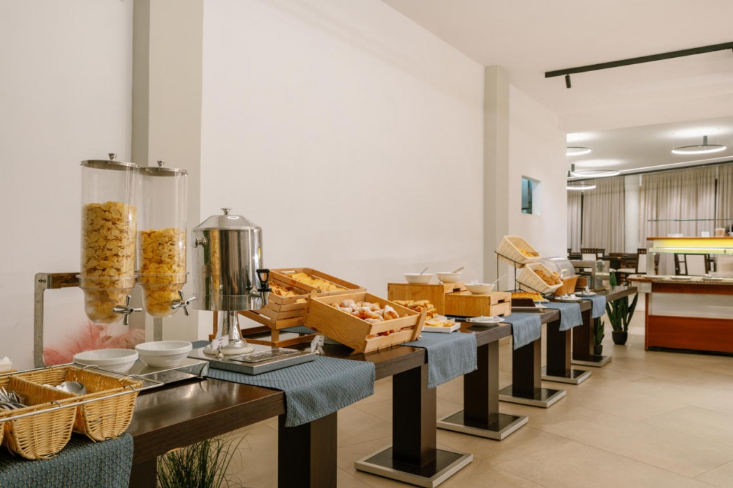 Letsos Hotel 37/75