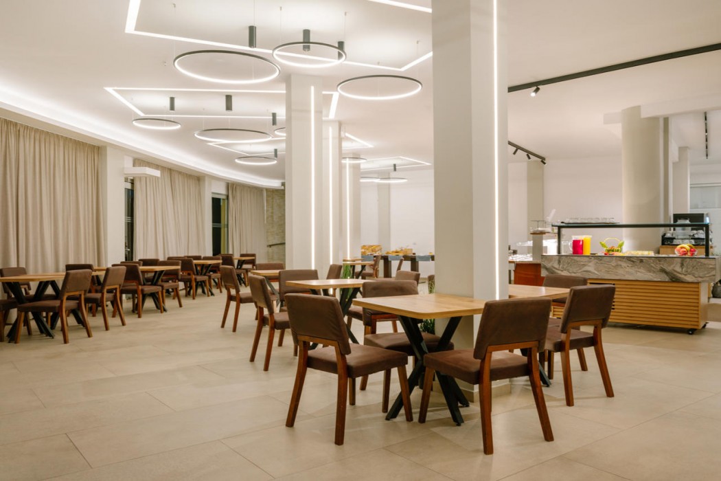 Letsos Hotel 39/75