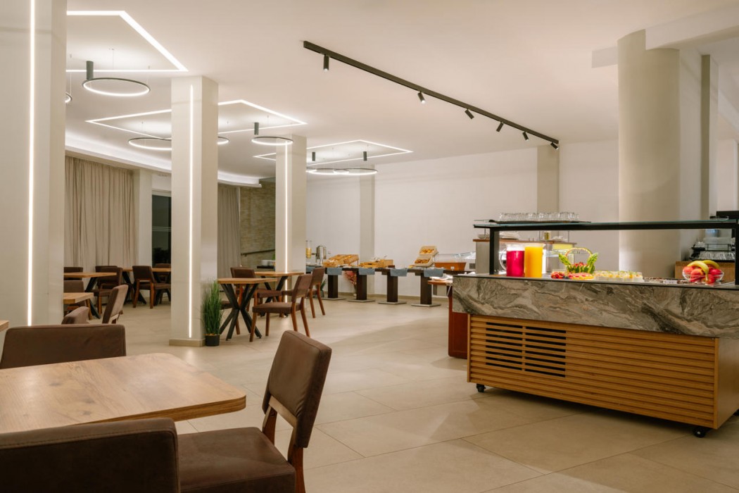 Letsos Hotel 38/75