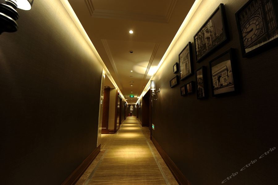 Ruixi International Hotel 8/19