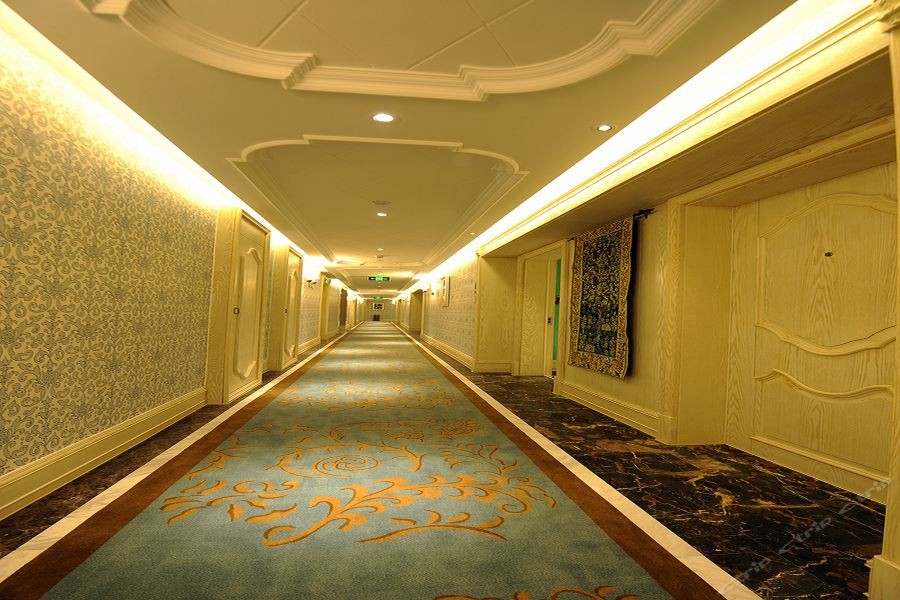 Ruixi International Hotel 7/19
