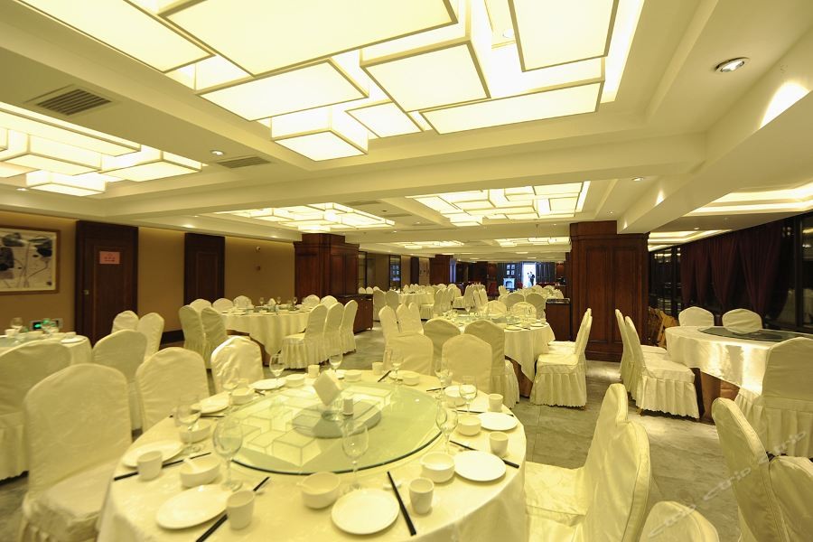 Ruixi International Hotel 6/19