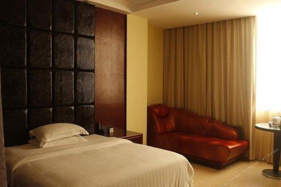 Boutique Holiday Hotel (Beihai Rt-Mart High-Speed Railway Station) 17/30