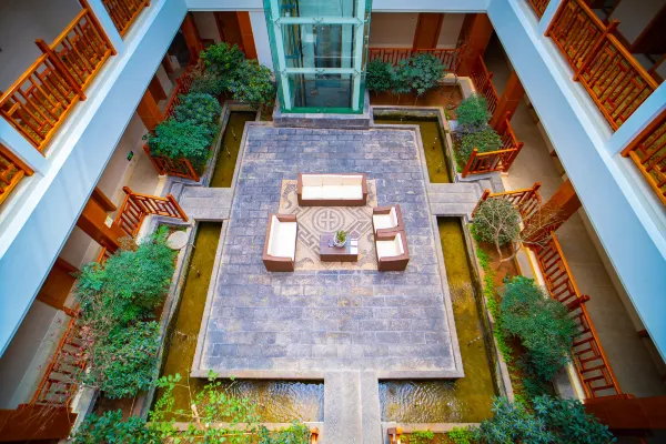 Vienna International Hotel (Lijiang Yuxue Avenue) 27/35