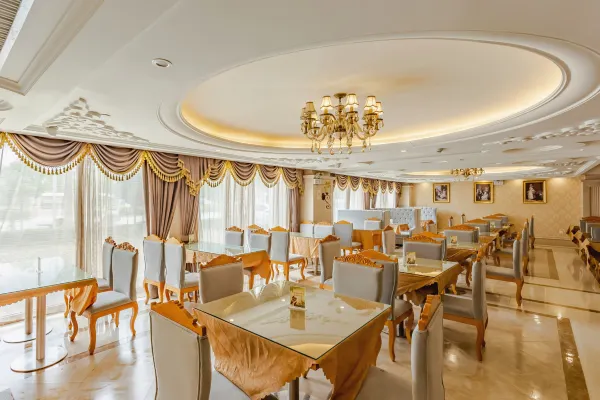 Vienna International Hotel (Lijiang Yuxue Avenue) 30/35
