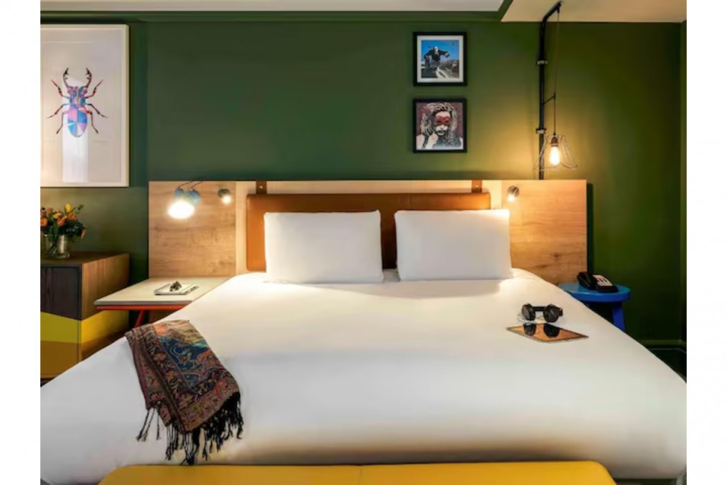 Bristol Grand Hotel By Sunday 13/43