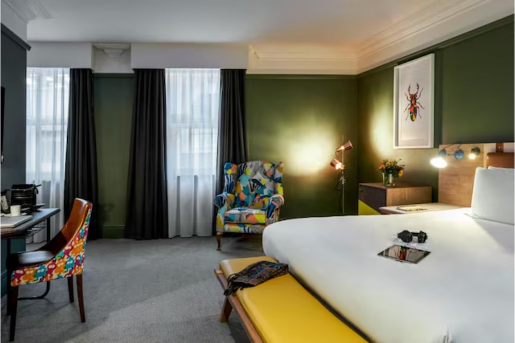 Bristol Grand Hotel By Sunday 16/43