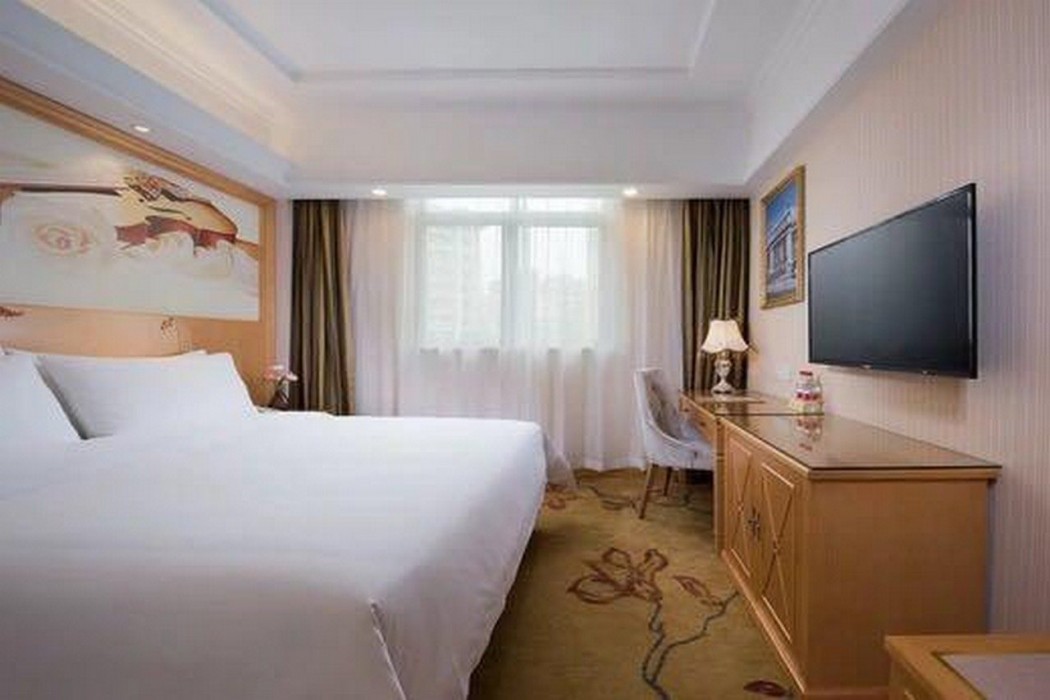 Vienna Hotel Shanghai International Tourist Resort Xiuyan Road Metro Station Bra photo3