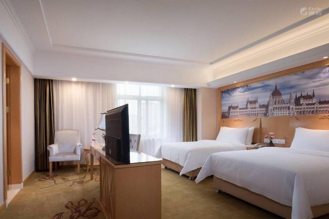 Vienna Hotel Shanghai International Tourist Resort Xiuyan Road Metro Station Bra 19/36