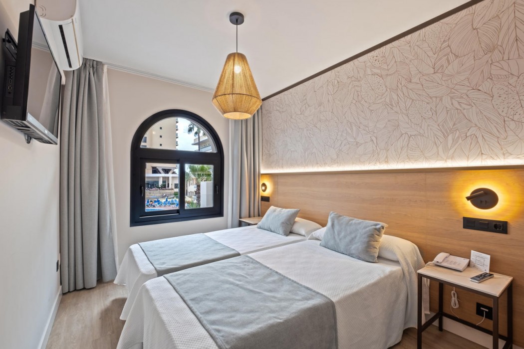Hotel Puente Real 13/62