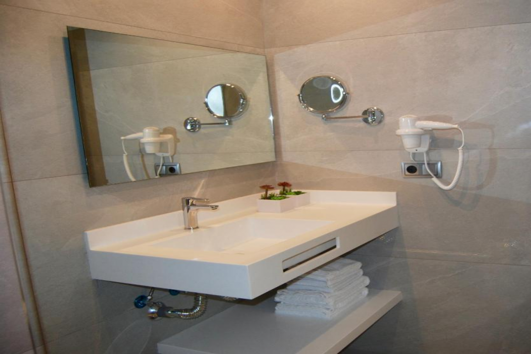 Broncemar Beach Suites Hotel 14/51