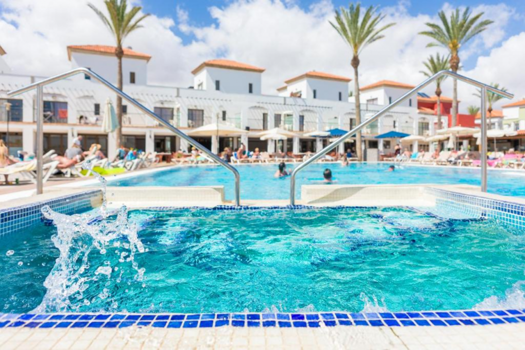 Broncemar Beach Suites Hotel 25/51