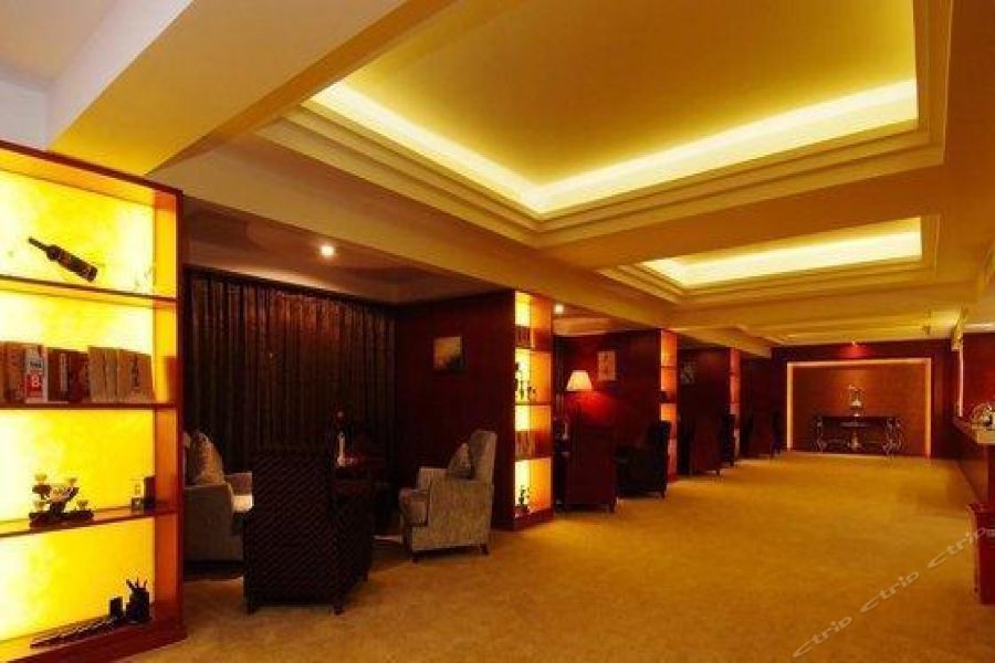 South Pacific International Hotel 23/42