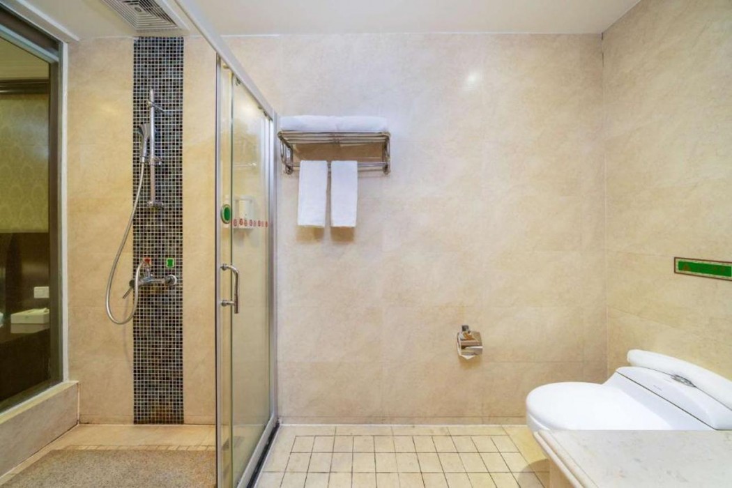 Vienna Hotel (Dongguan Houjie Convention and Exhibition Center) 7/75
