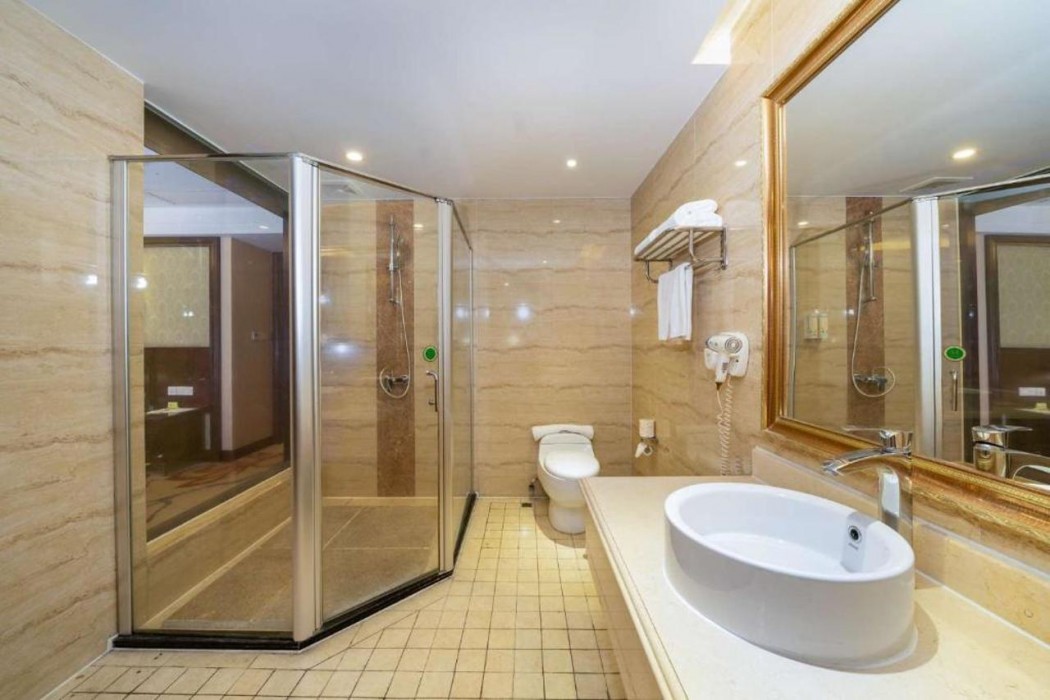 Vienna Hotel (Dongguan Houjie Convention and Exhibition Center) 57/75