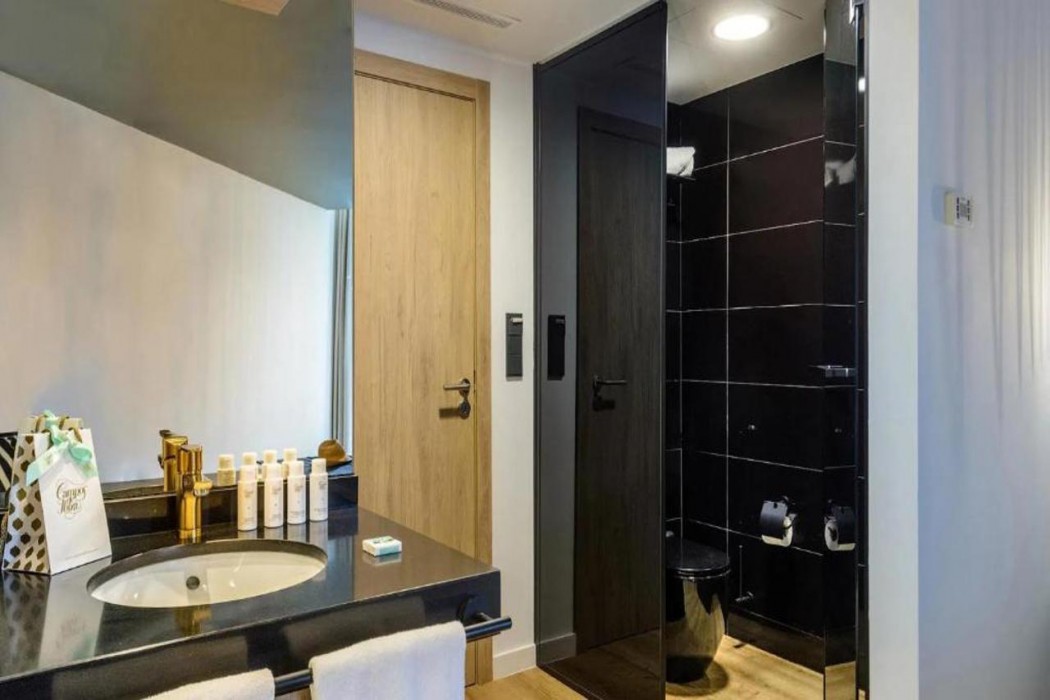 Hotel Vibra District - Adults Only 9/58