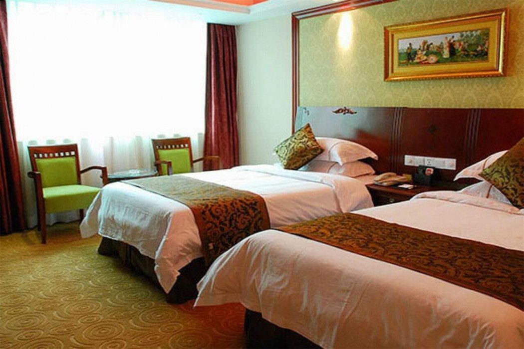 Vienna Hotel (Shantou Chaoyang High-Speed Railway Station) 25/51