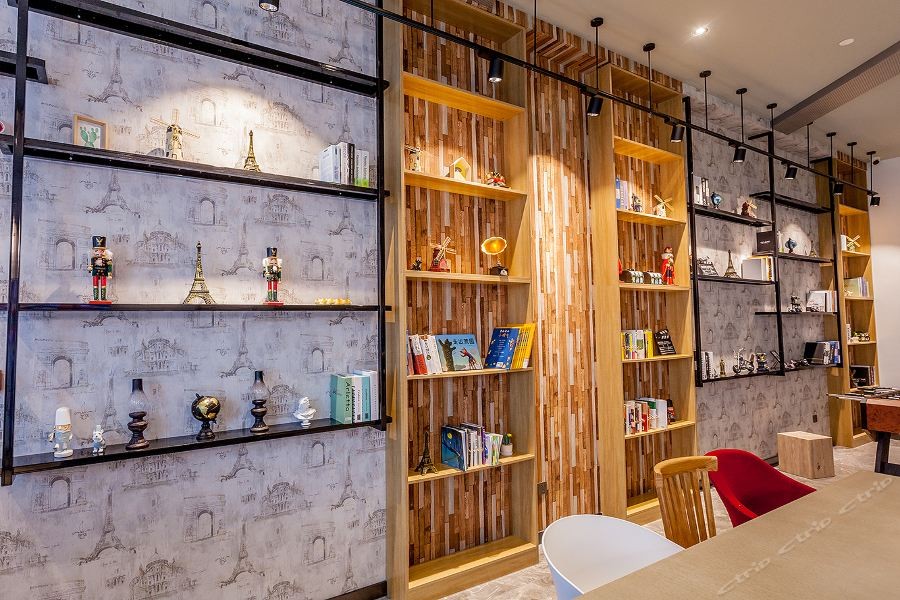 Home Inn Plus (Dongying Financial Port) 46/74