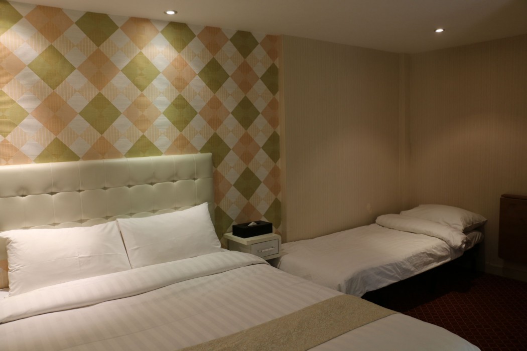B&B Cheung Chau 12/81